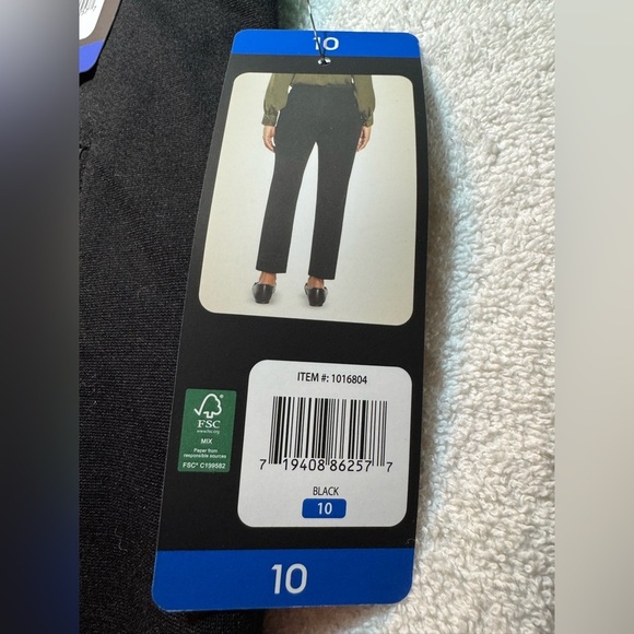 Banana Republic Ponte Pants - Picture 12 of 12